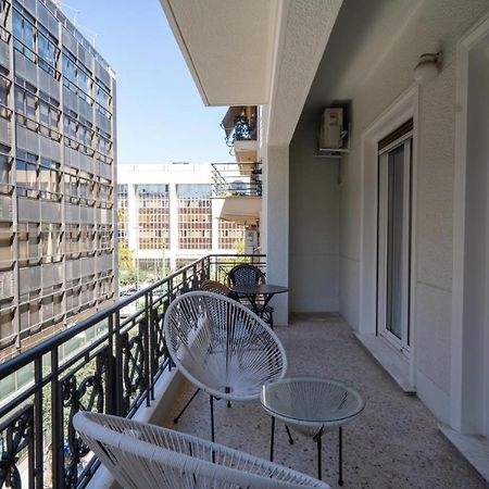 Vibrant Urban Getaway: Charming 2-Bedroom Near Bars, Parks, And Metro アテネ エクステリア 写真